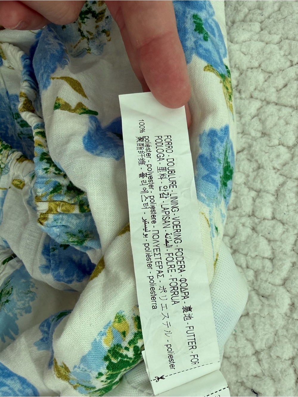 Zara White Crop Top with Blue Floral Print and Puff Sleeves - Picture 4 of 5